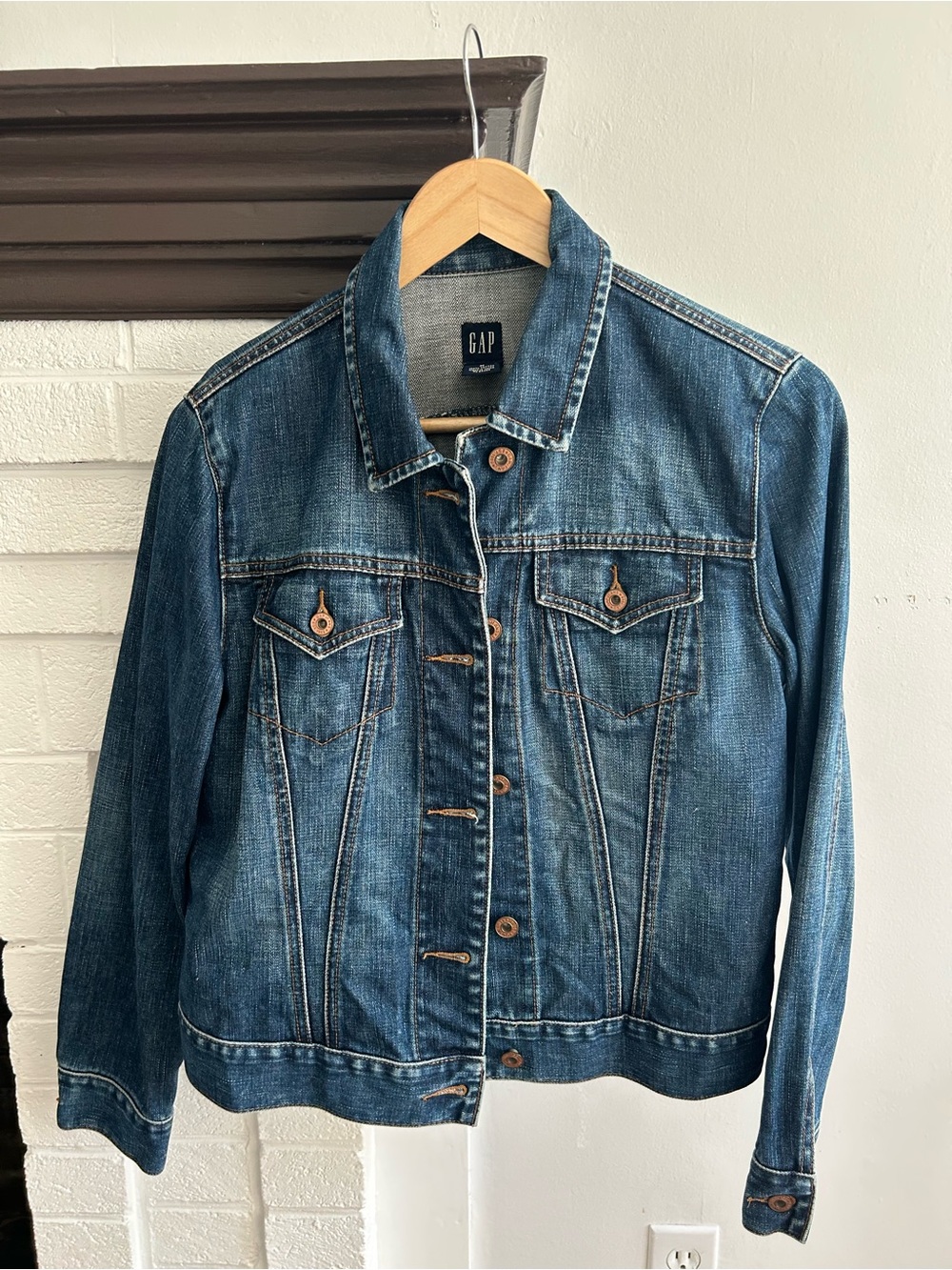 GAP Women's Medium Blue Denim Jacket
